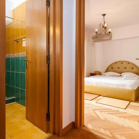 Yellow - Apartment *